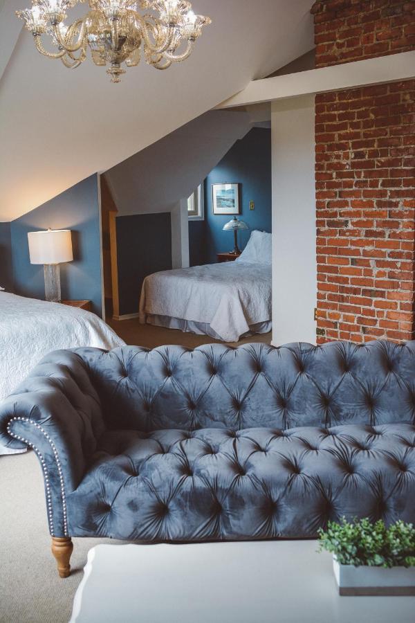 Dashwood Manor Seaside Bed & Breakfast Victoria Exterior foto