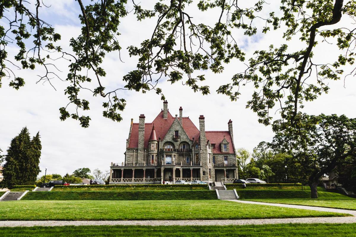 Dashwood Manor Seaside Bed & Breakfast Victoria Exterior foto
